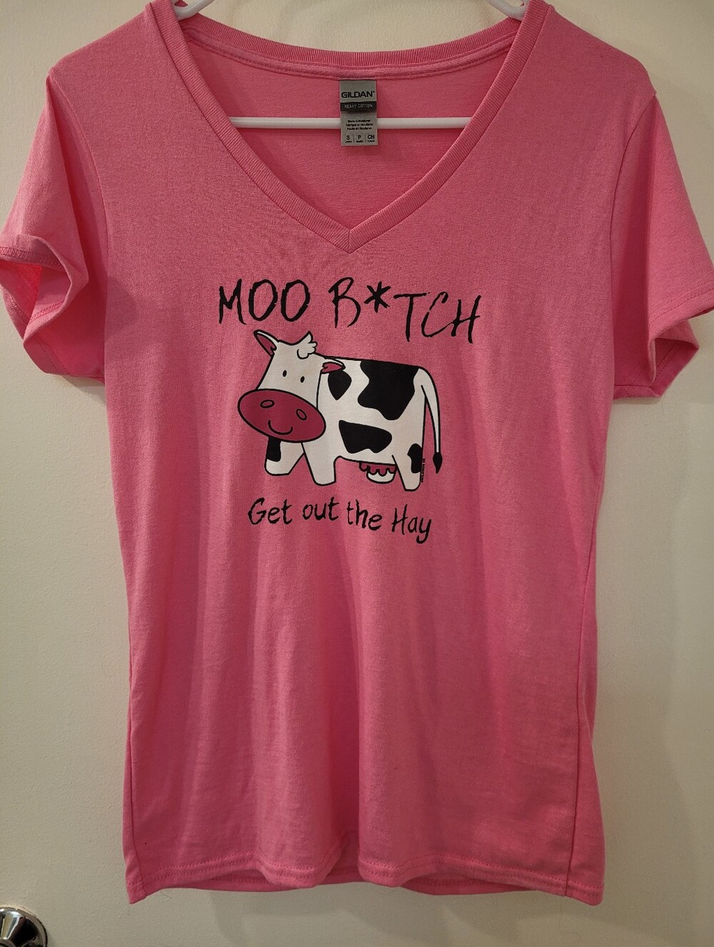 Gildan Pink V-Neck Kids' Tee with Cow Graphic and Slogan